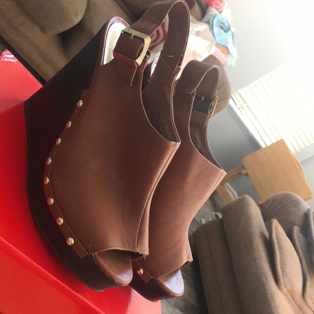 Brown wedges